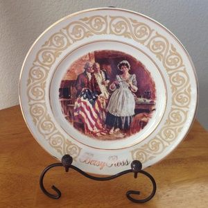 Vintage Avon Betsy Ross Patriot Flagmaker 1973 Porcelain Collectors Plate